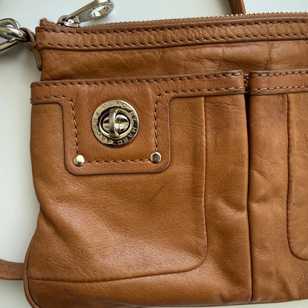 Marc Jacobs Y2K brown cognac turnlock Tan Leather Crossbody Bag - Picture 4 of 13
